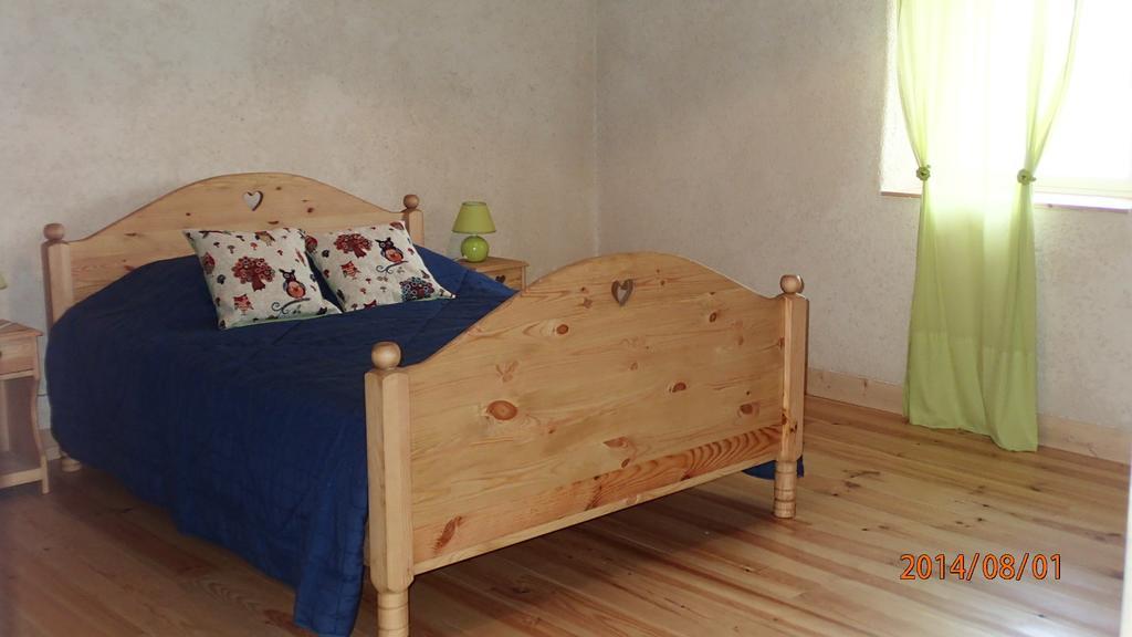 Au Nid d'hirondelles Villa Saint-Andre-de-Chalencon Kamer foto