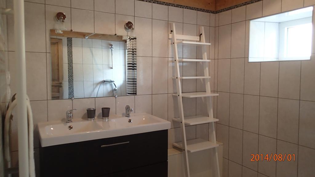 Au Nid d'hirondelles Villa Saint-Andre-de-Chalencon Kamer foto