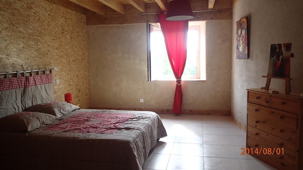 Au Nid d'hirondelles Villa Saint-Andre-de-Chalencon Kamer foto